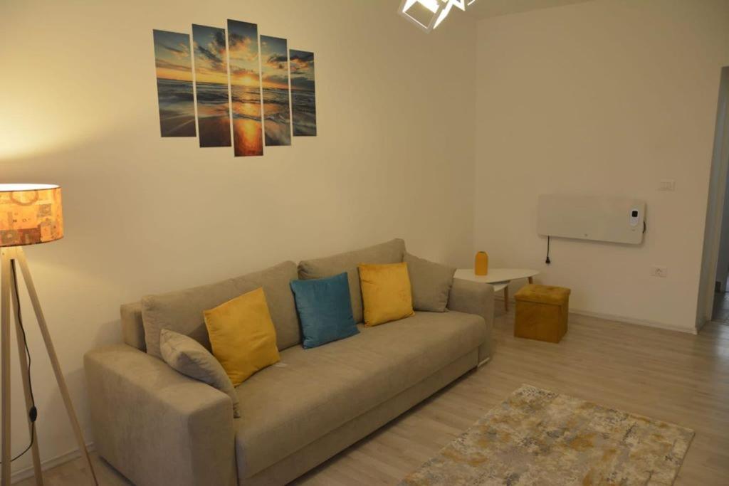 Sunrise Apartment Petroşani المظهر الخارجي الصورة