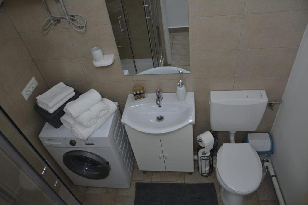 Sunrise Apartment Petroşani المظهر الخارجي الصورة